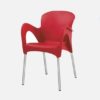 Chaise en plastique avec pieds en fer.